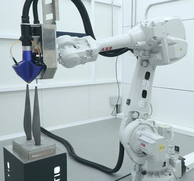 LMD y Róbotica Transforman la Impresión 3D Muestra de una Máquina